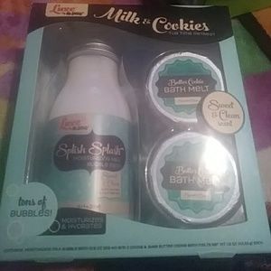 Milk and Cookies Tub Time Retreat